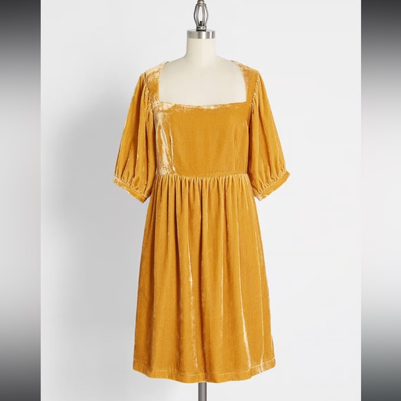 Modcloth Dresses & Skirts - Modcloth Softly Sumptuous Velvet Babydoll dress with pockets, size 10